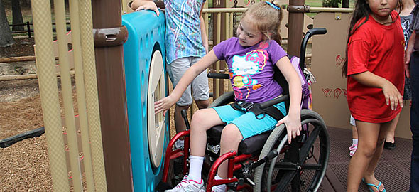 Φτιάχτηκε η πρώτη παιδική χαρά για παιδιά με αναπηρίες!